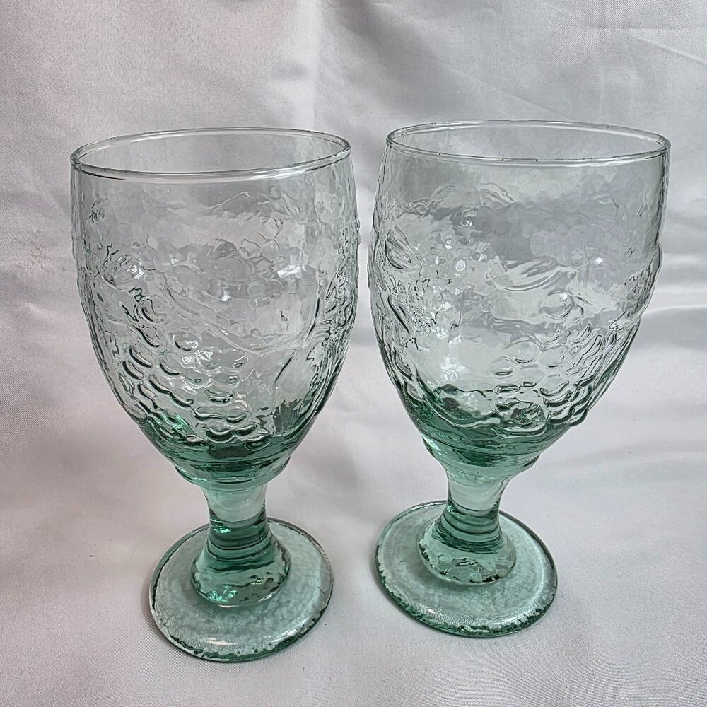 TWO Libbey Orchard Fruit Green Water Glasses Raised Grapes Pattern